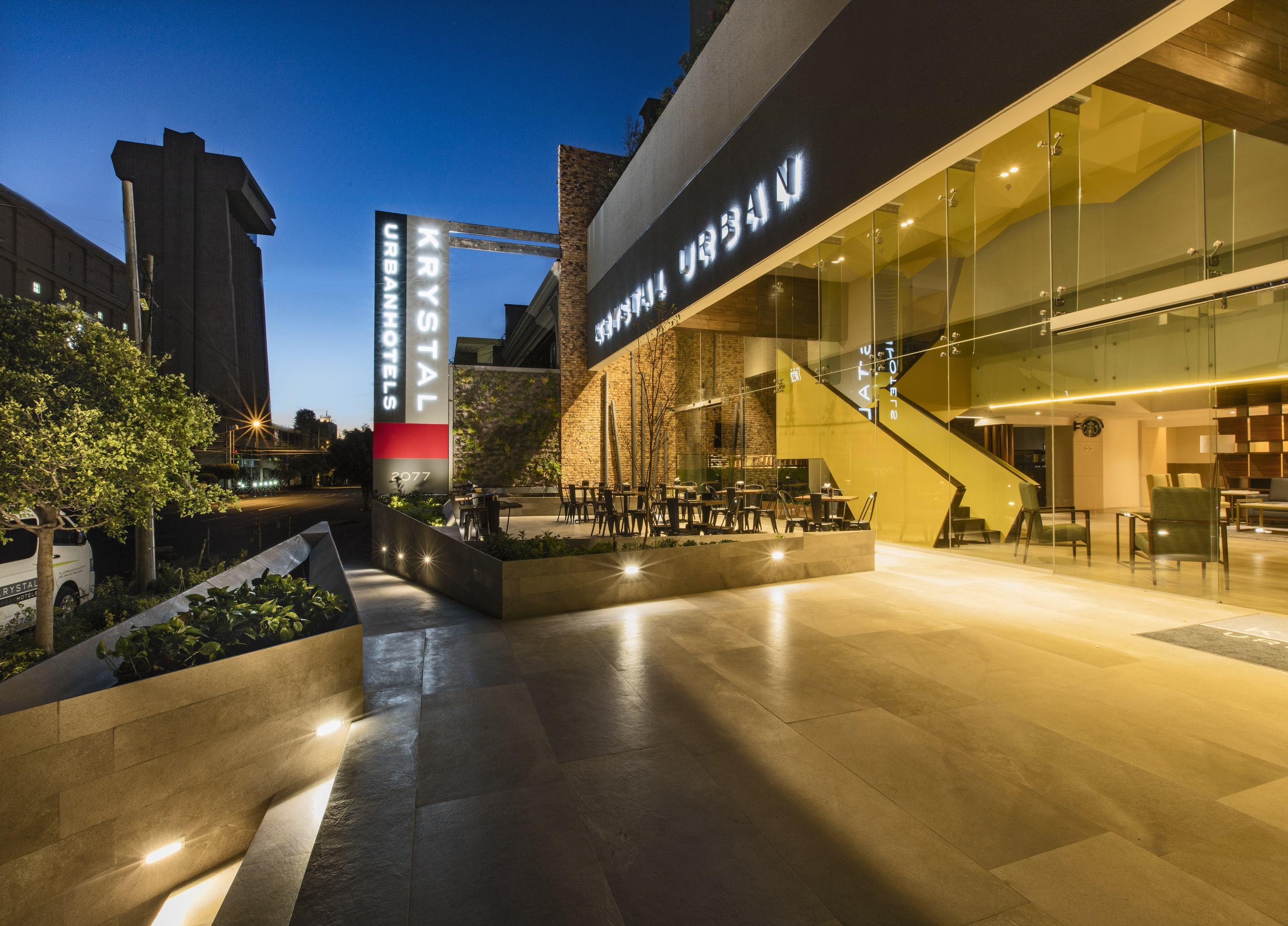 Krystal Urban Guadalajara Hotel Exterior foto