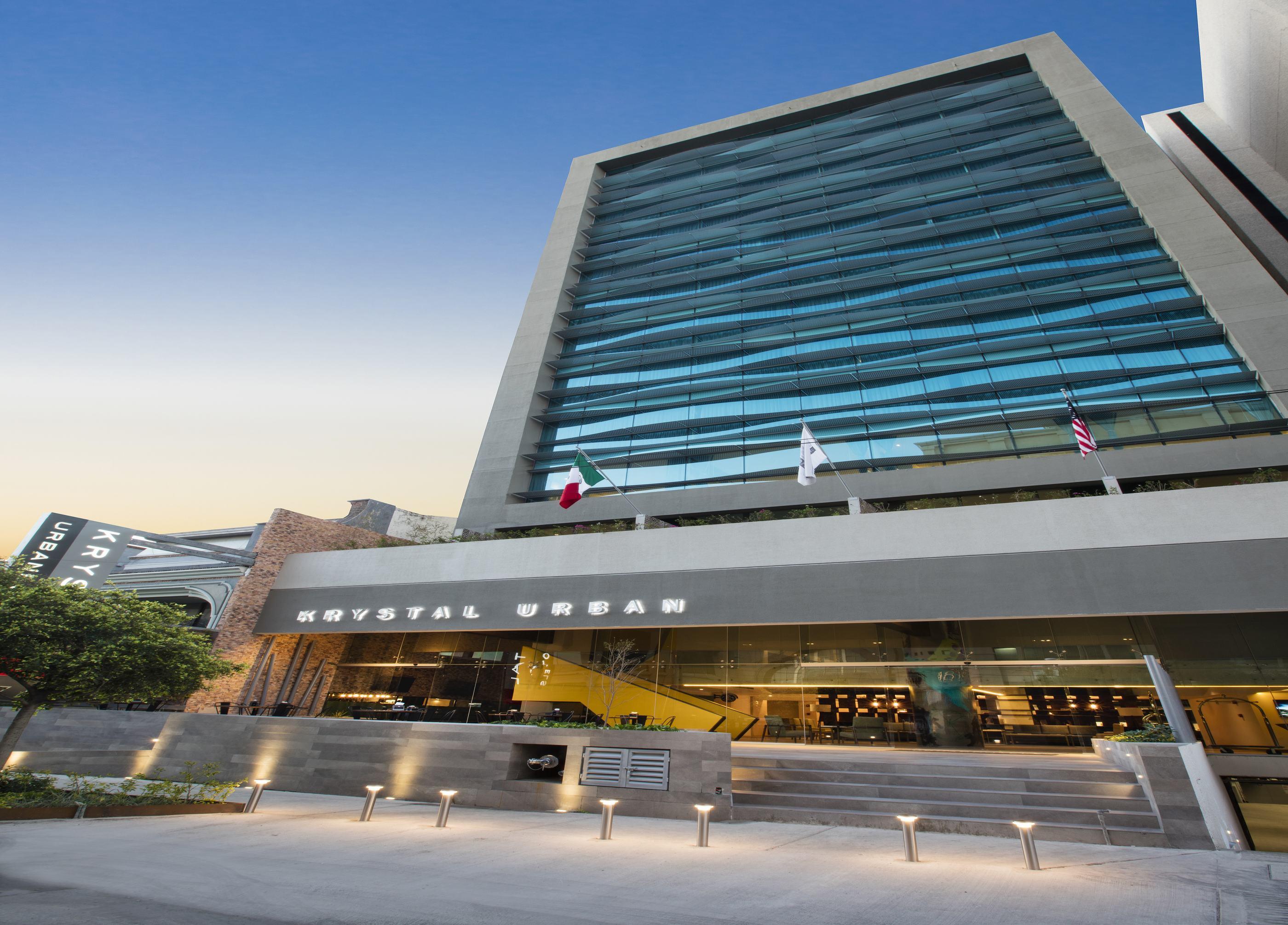 Krystal Urban Guadalajara Hotel Exterior foto