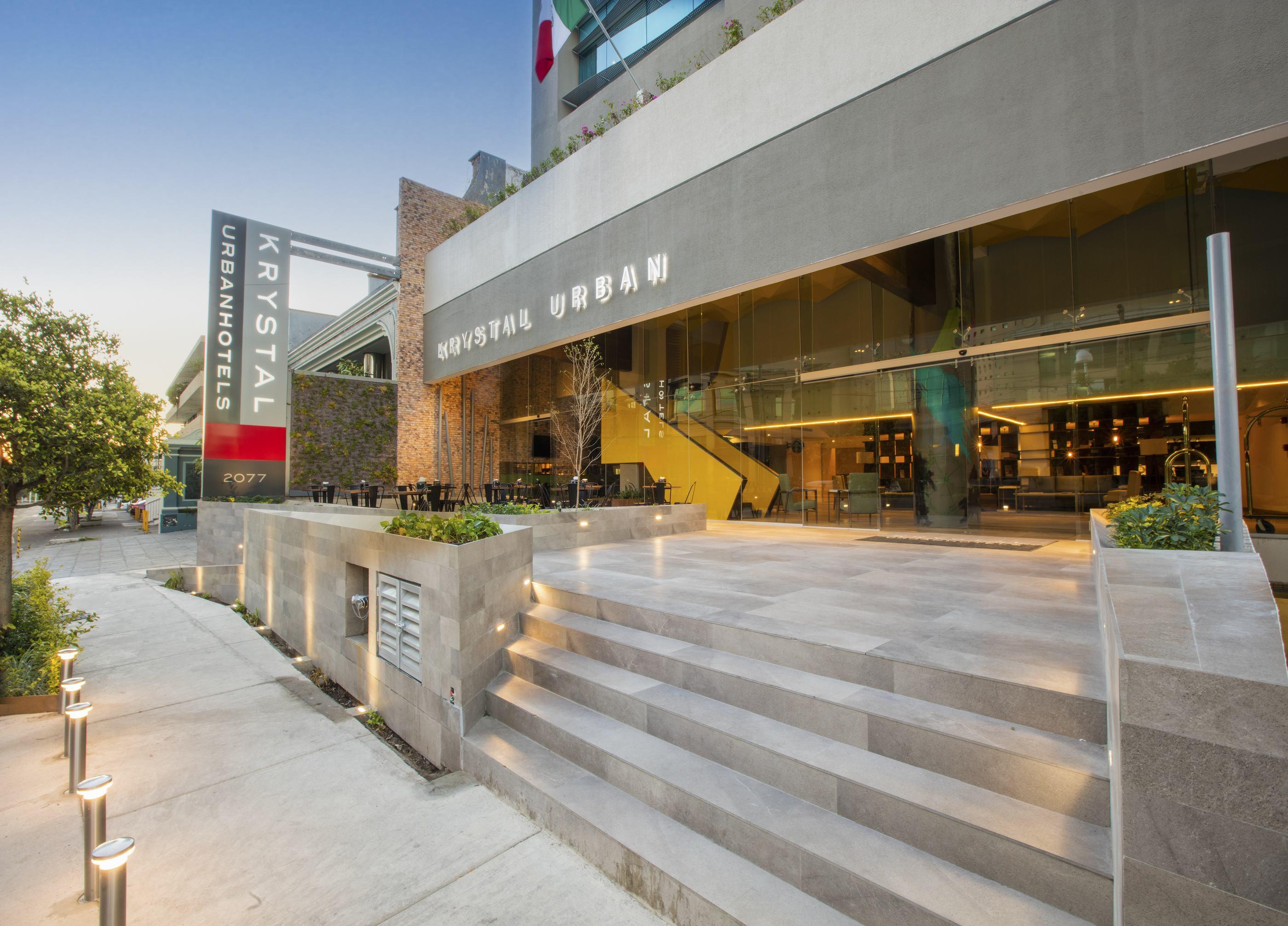 Krystal Urban Guadalajara Hotel Exterior foto