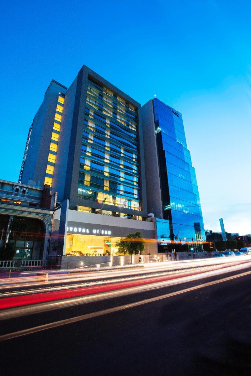 Krystal Urban Guadalajara Hotel Exterior foto