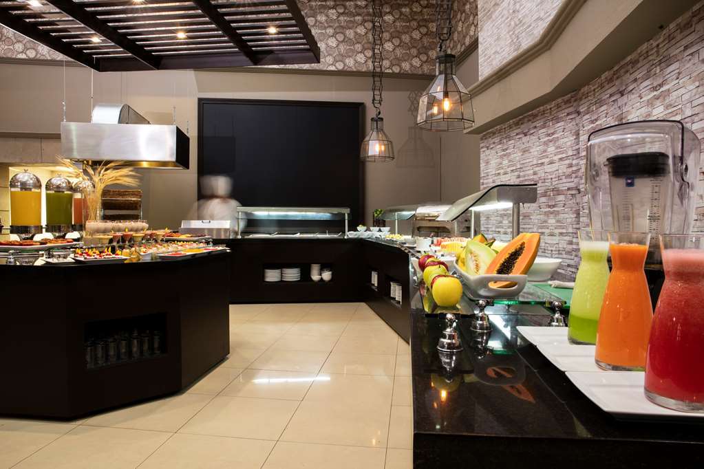 Krystal Urban Guadalajara Hotel Restaurante foto